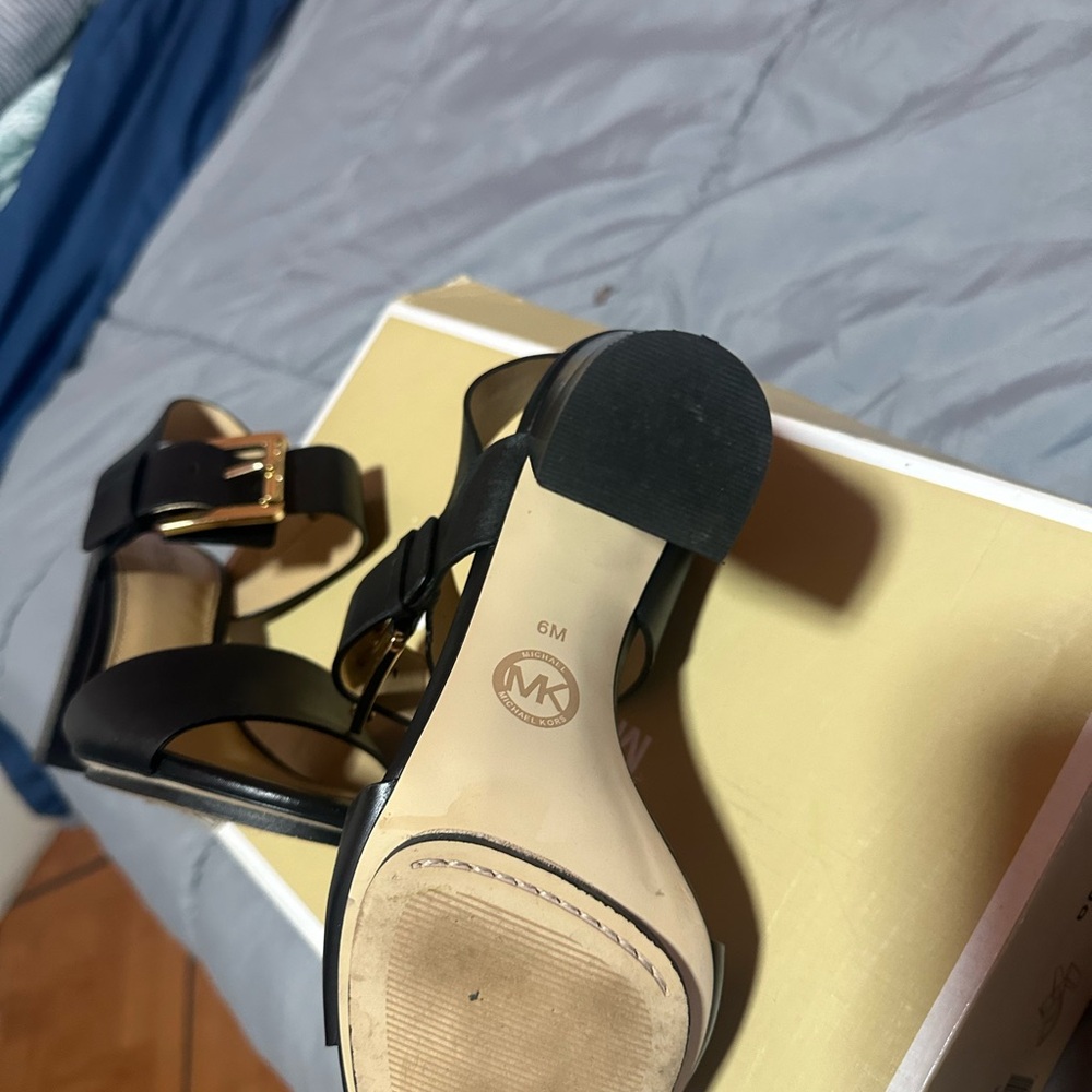 Heels - Picture 4 of 6
